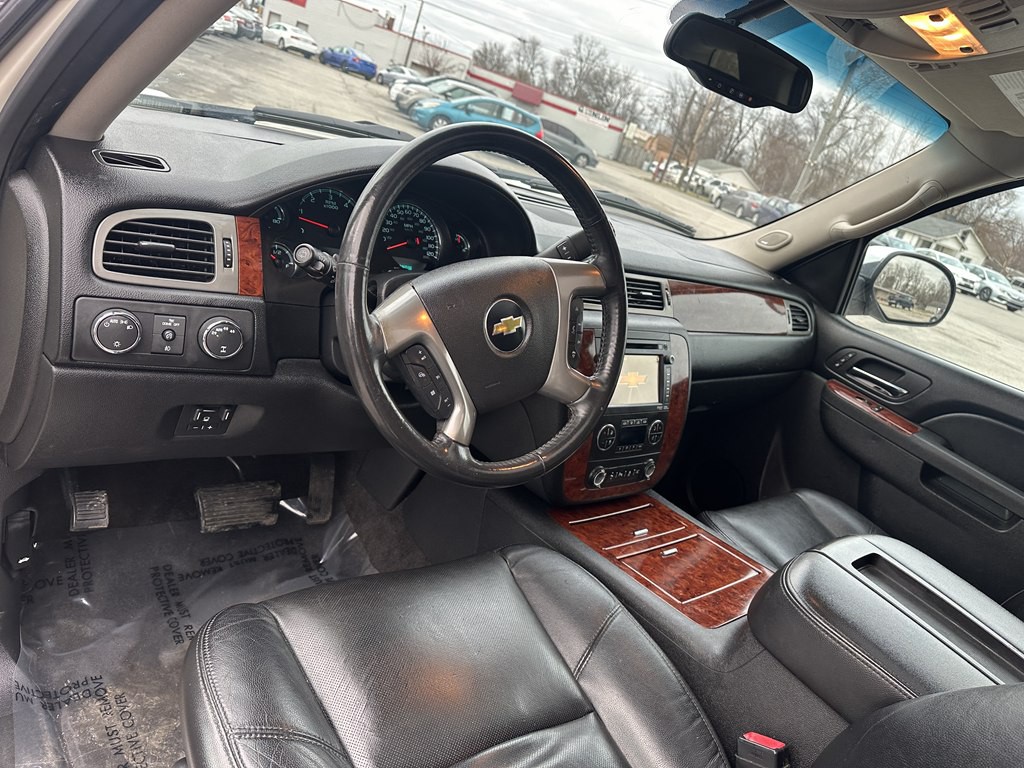 2012 Chevrolet Suburban Image 9