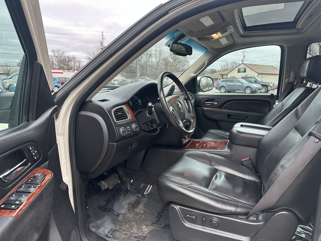 2012 Chevrolet Suburban Image 17