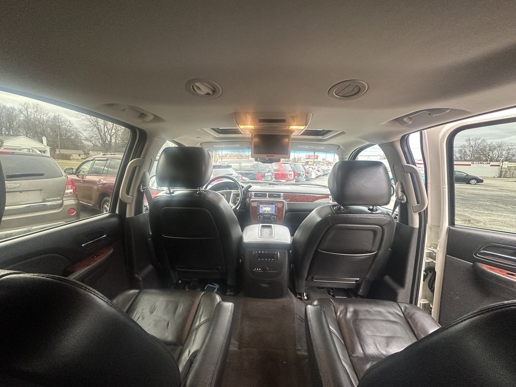 2012 Chevrolet Suburban Image 22