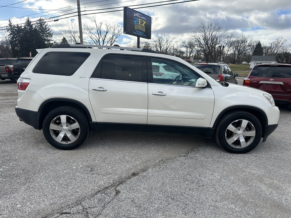 2011 GMC Acadia Image 2