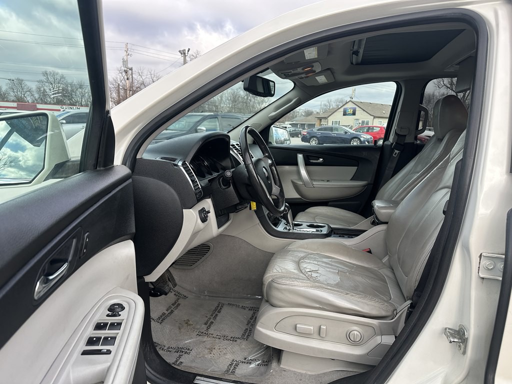 2011 GMC Acadia Image 16