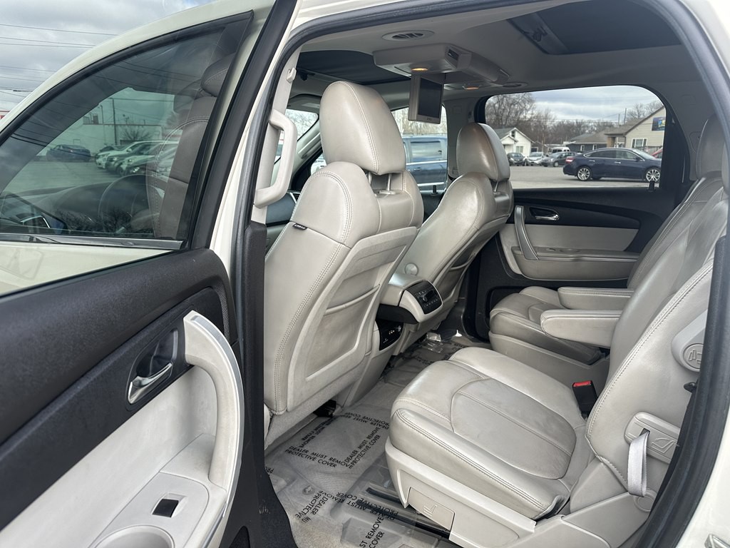 2011 GMC Acadia Image 17