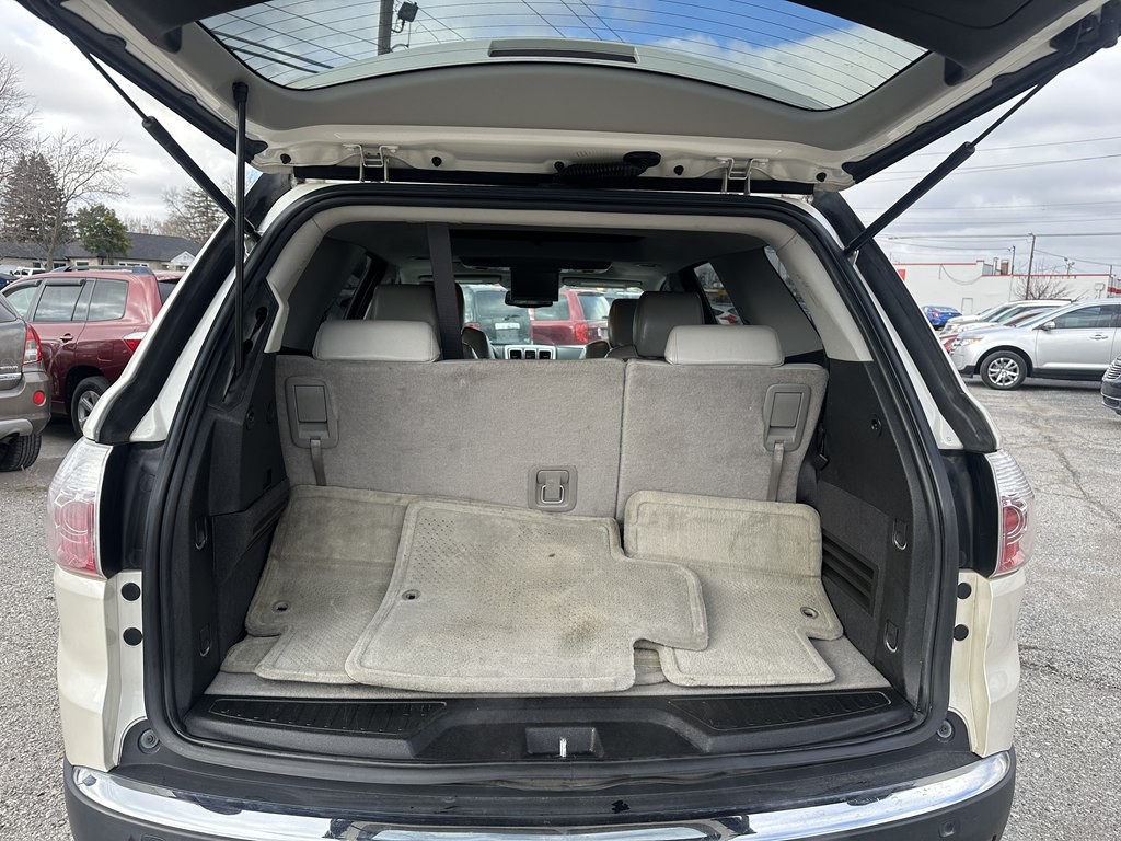 2011 GMC Acadia Image 18