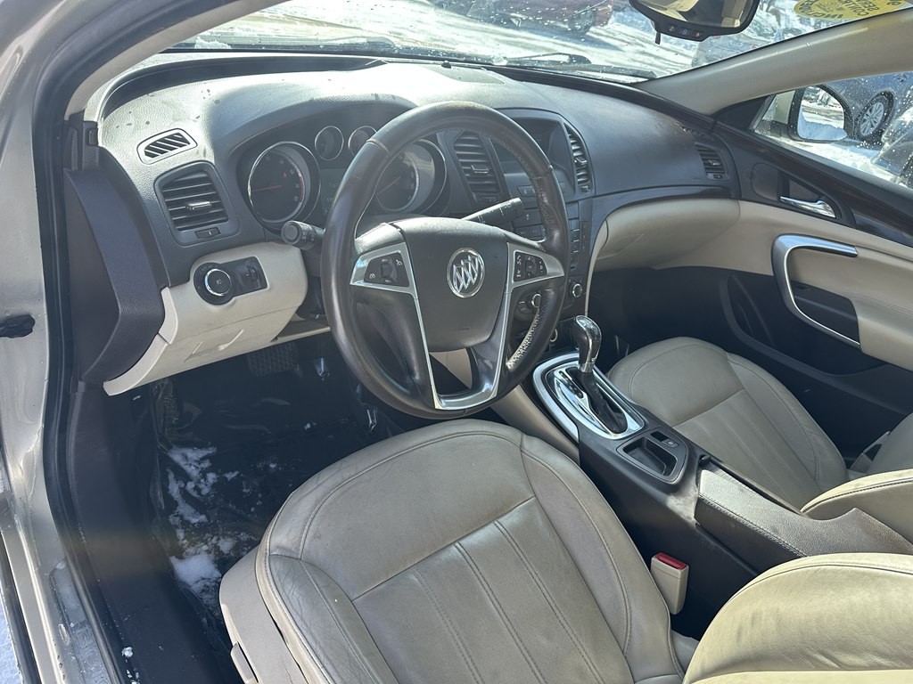 2011 Buick Regal Image 9