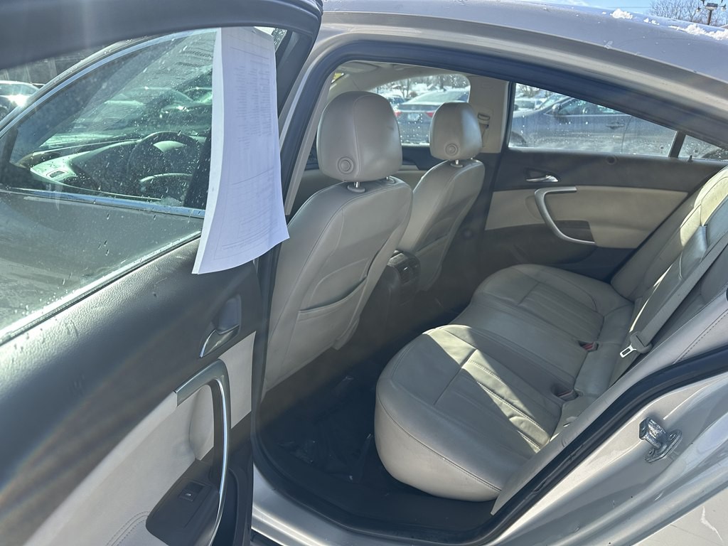 2011 Buick Regal Image 15