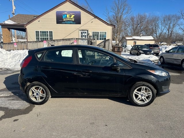 2017 Ford Fiesta Image 2