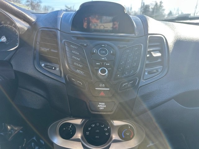 2017 Ford Fiesta Image 16