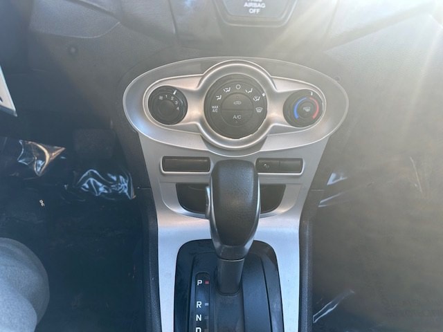 2017 Ford Fiesta Image 17