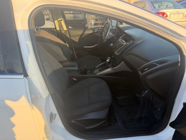 2012 Ford Focus Image 16