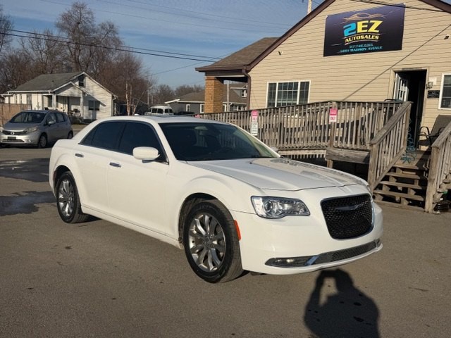 2019 Chrysler 300 Image 1