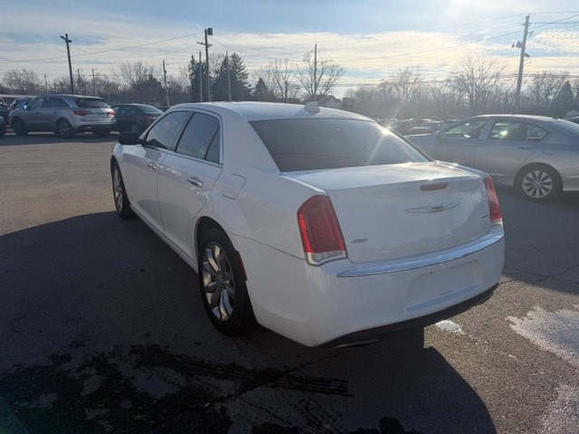 2019 Chrysler 300 Image 5