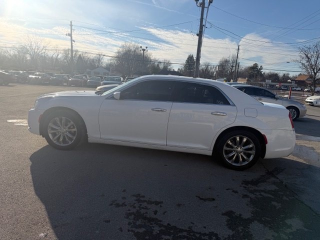 2019 Chrysler 300 Image 6