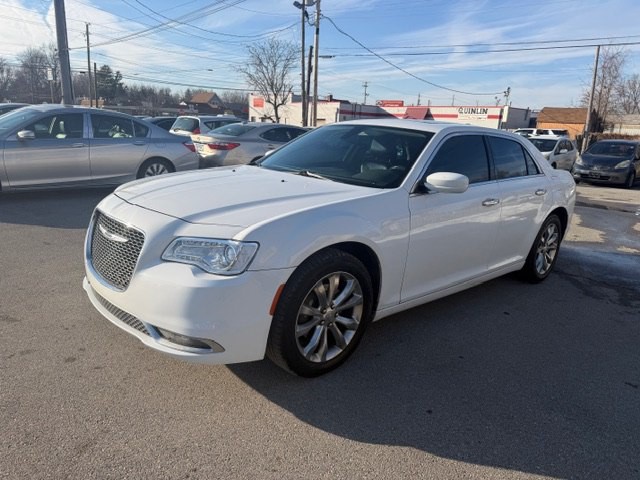 2019 Chrysler 300 Image 7