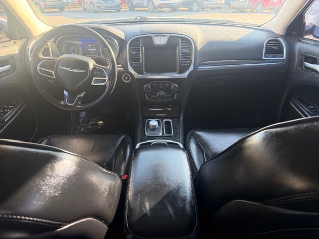 2019 Chrysler 300 Image 12