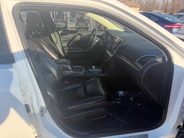 2019 Chrysler 300 Image 17