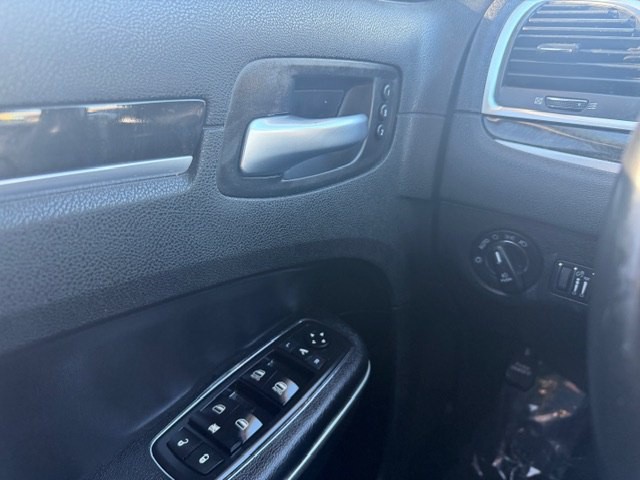 2019 Chrysler 300 Image 24