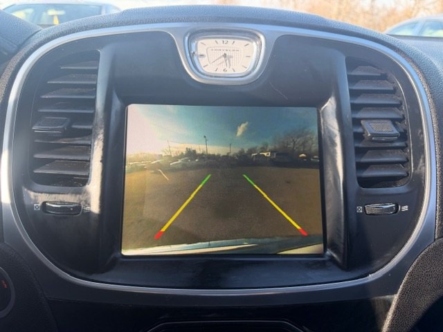 2019 Chrysler 300 Image 25