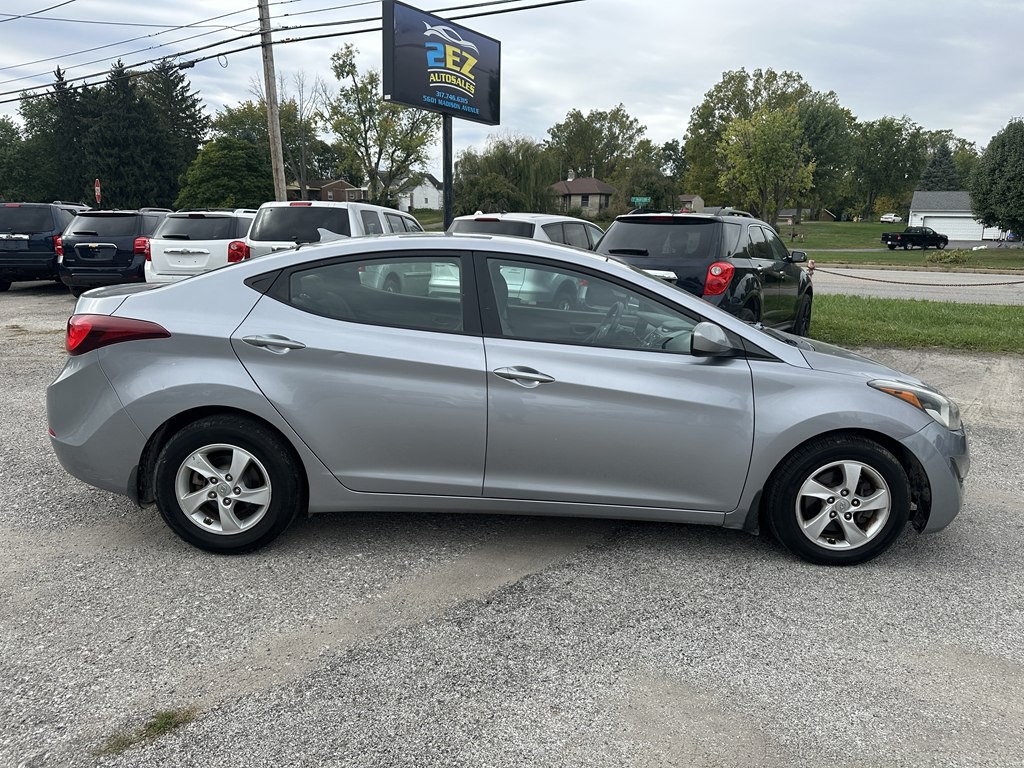 2015 Hyundai Elantra Image 2