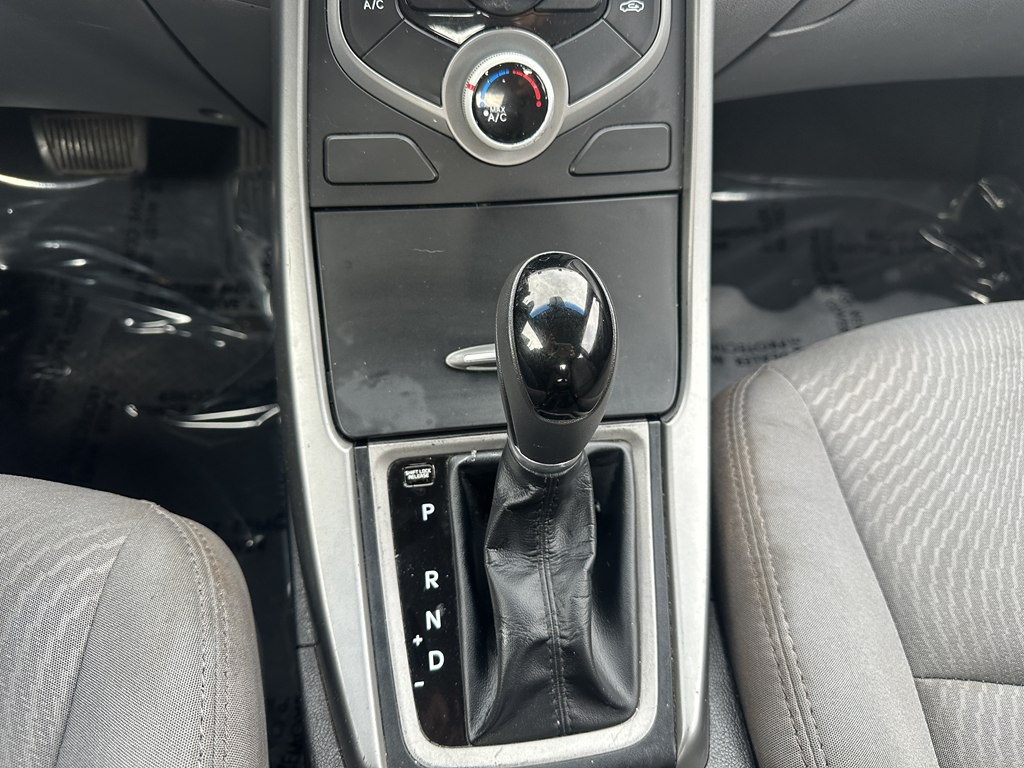 2015 Hyundai Elantra Image 12