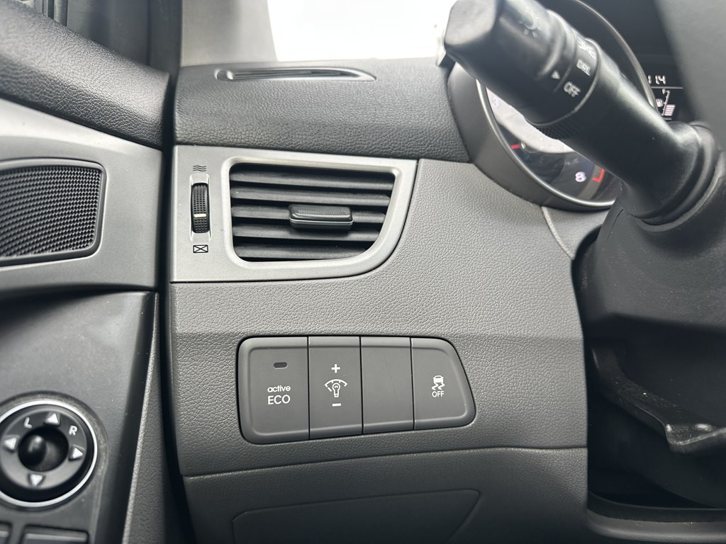 2015 Hyundai Elantra Image 13