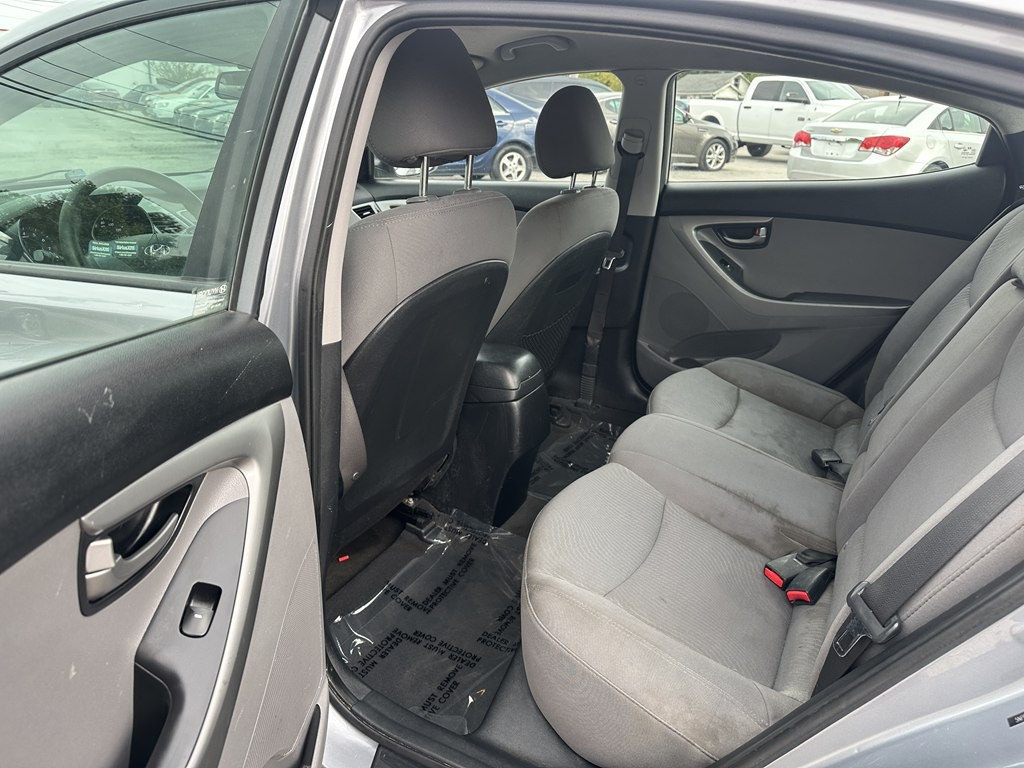 2015 Hyundai Elantra Image 15