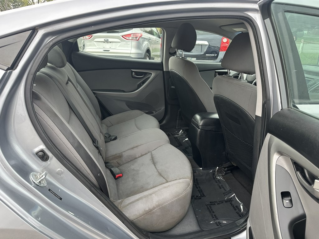 2015 Hyundai Elantra Image 17