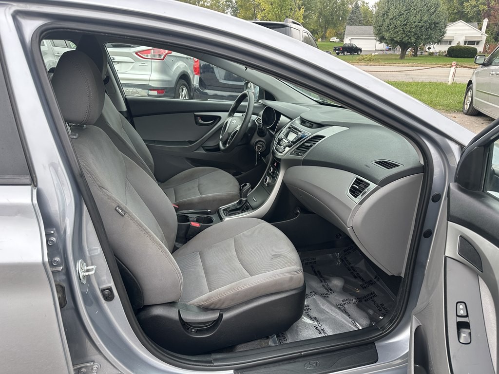 2015 Hyundai Elantra Image 18