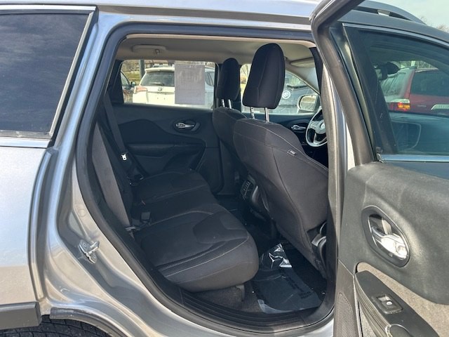 2016 Jeep Cherokee Image 19