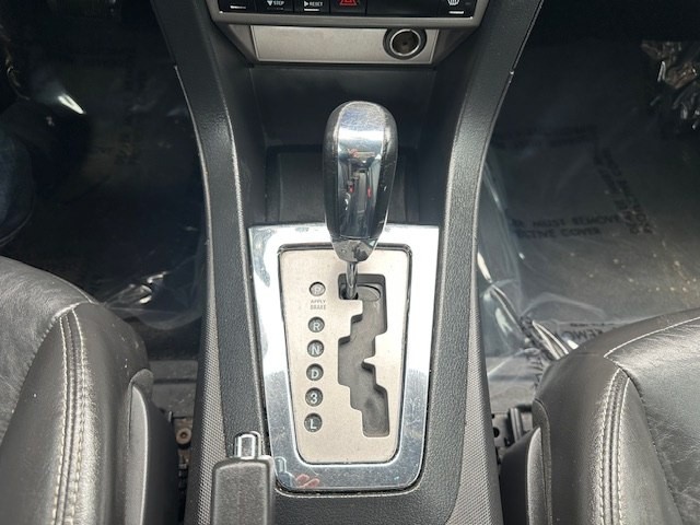 2010 Dodge Avenger Image 12