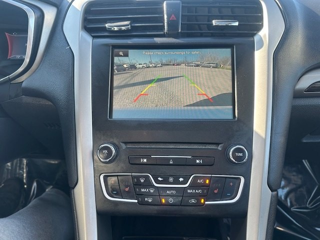 2016 Ford Fusion Image 16