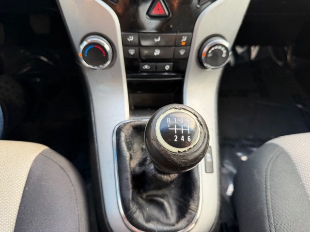 2013 Chevrolet Cruze Image 18