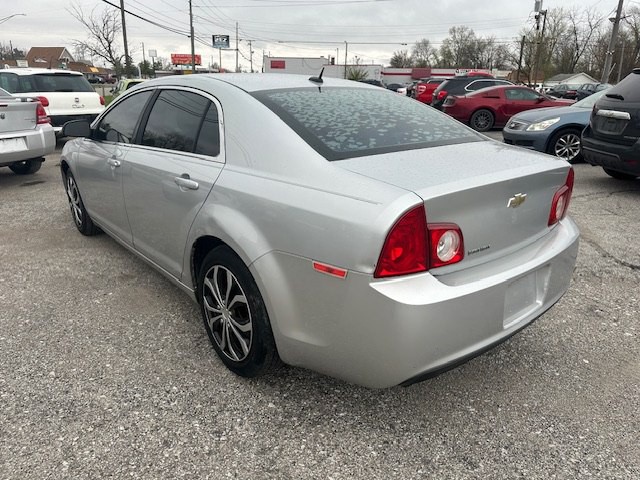 2011 Chevrolet Malibu Image 5