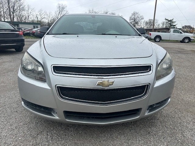 2011 Chevrolet Malibu Image 8