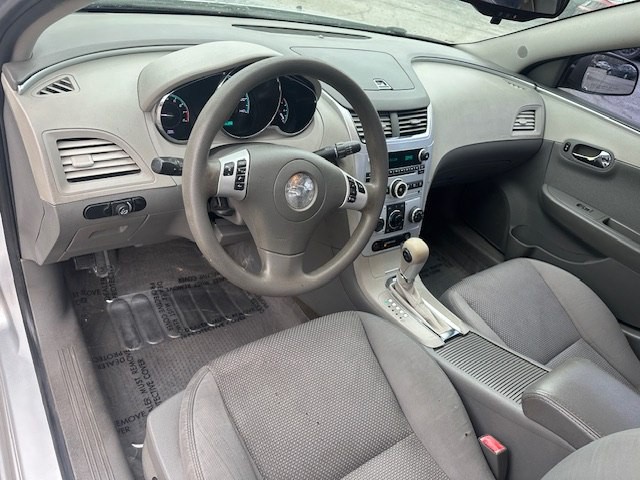 2011 Chevrolet Malibu Image 9