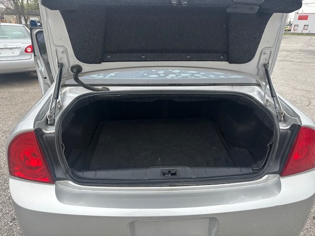 2011 Chevrolet Malibu Image 16