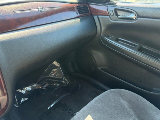 2010 Chevrolet Impala Image 14