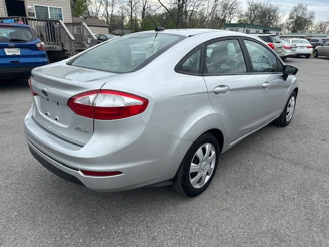 2016 Ford Fiesta Image 3