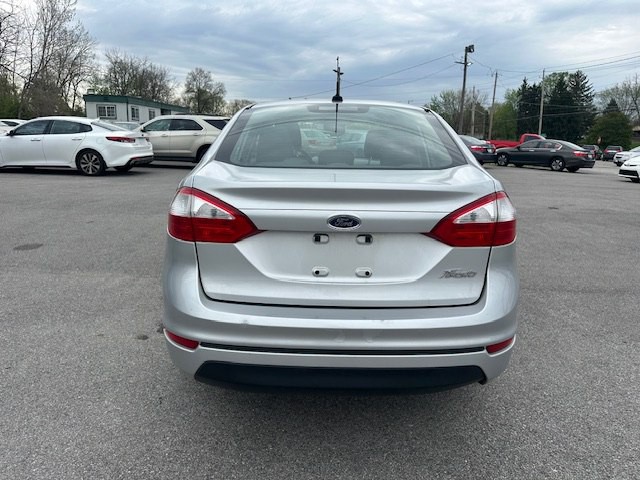 2016 Ford Fiesta Image 4