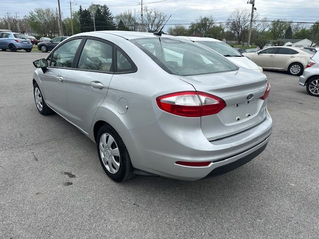 2016 Ford Fiesta Image 5
