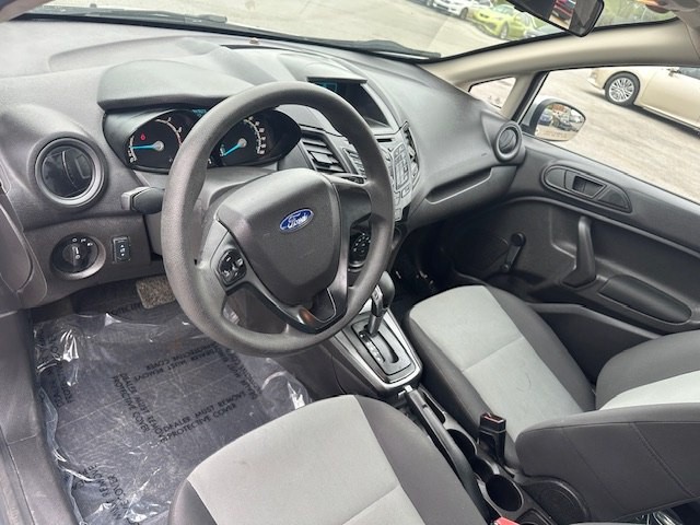 2016 Ford Fiesta Image 9