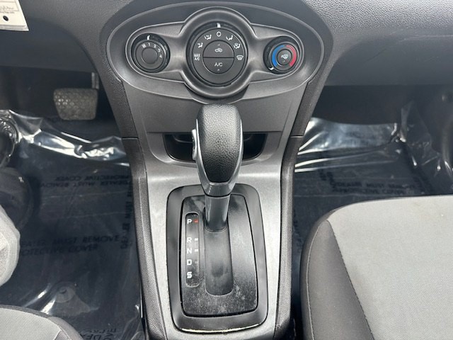 2016 Ford Fiesta Image 13