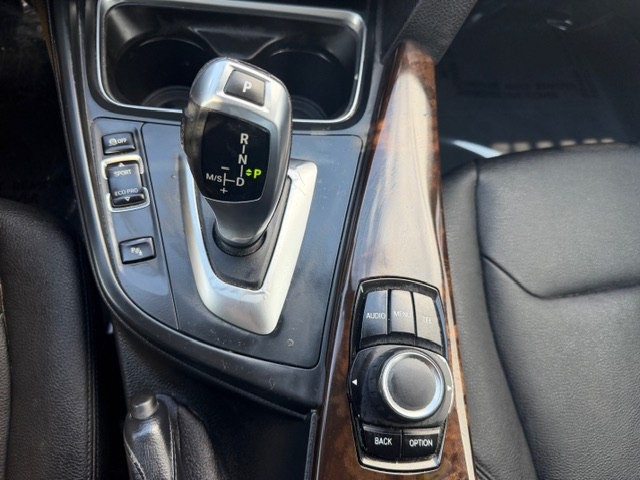 2015 BMW 3 Series Image 19