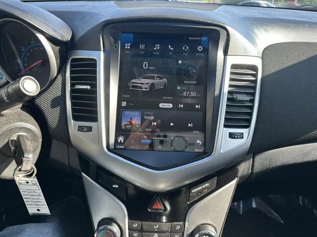 2015 Chevrolet Cruze Image 12