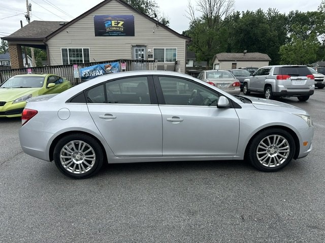 2011 Chevrolet Cruze Image 2