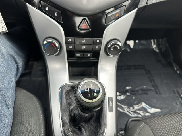 2011 Chevrolet Cruze Image 13