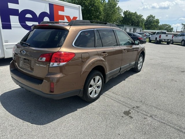 2011 Subaru Outback Image 3