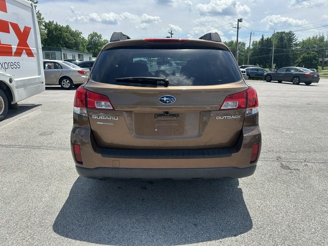 2011 Subaru Outback Image 4