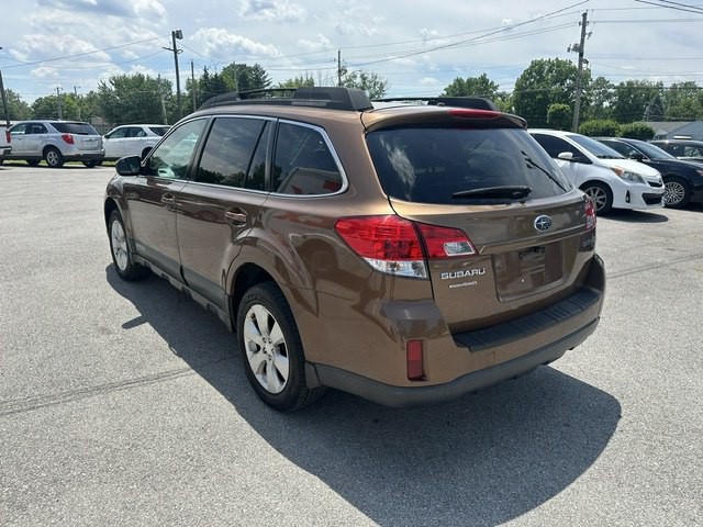 2011 Subaru Outback Image 5