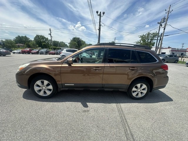 2011 Subaru Outback Image 6