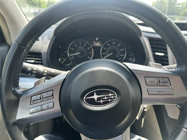 2011 Subaru Outback Image 10